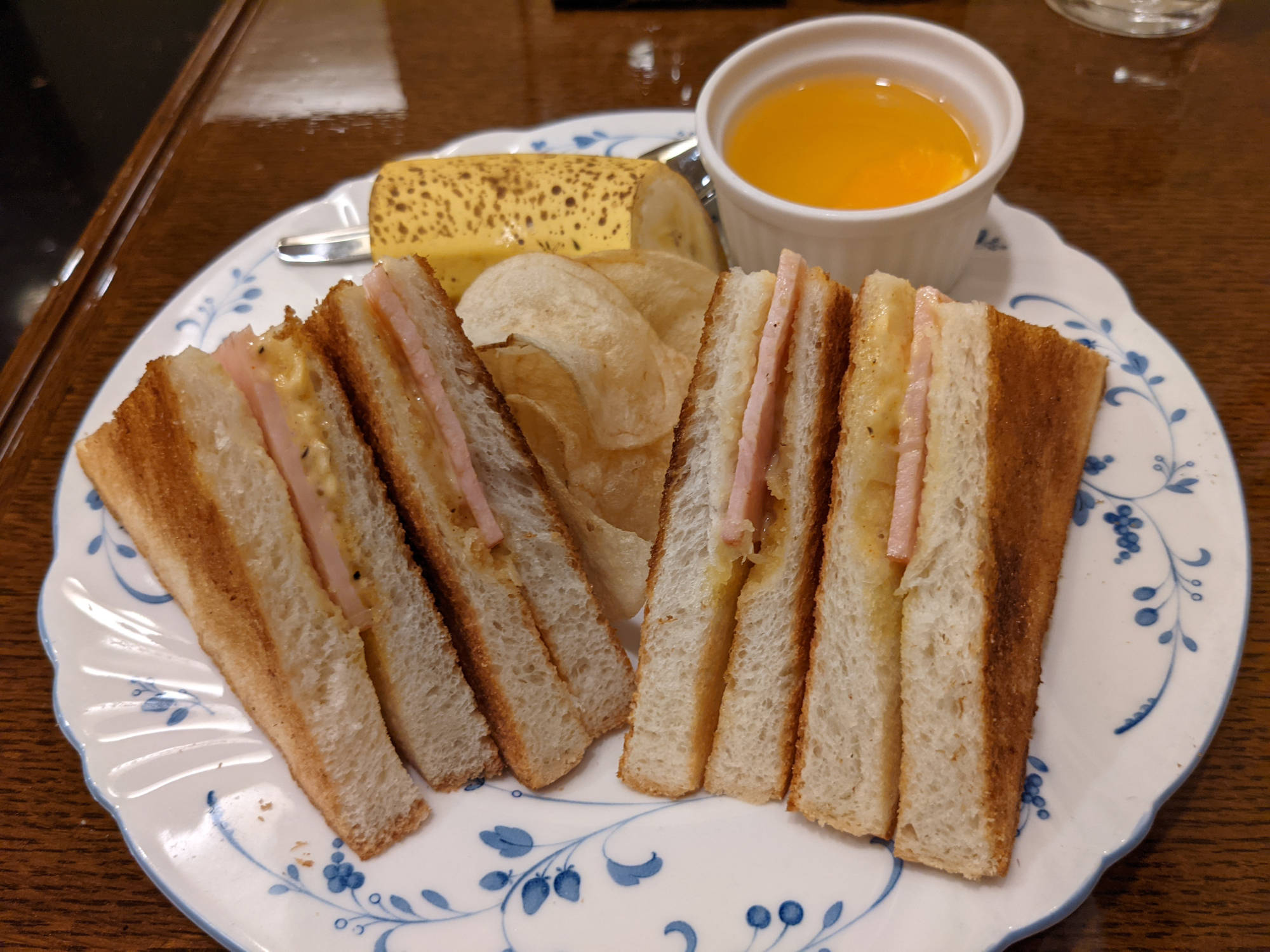 青山壹番館のトーストセット